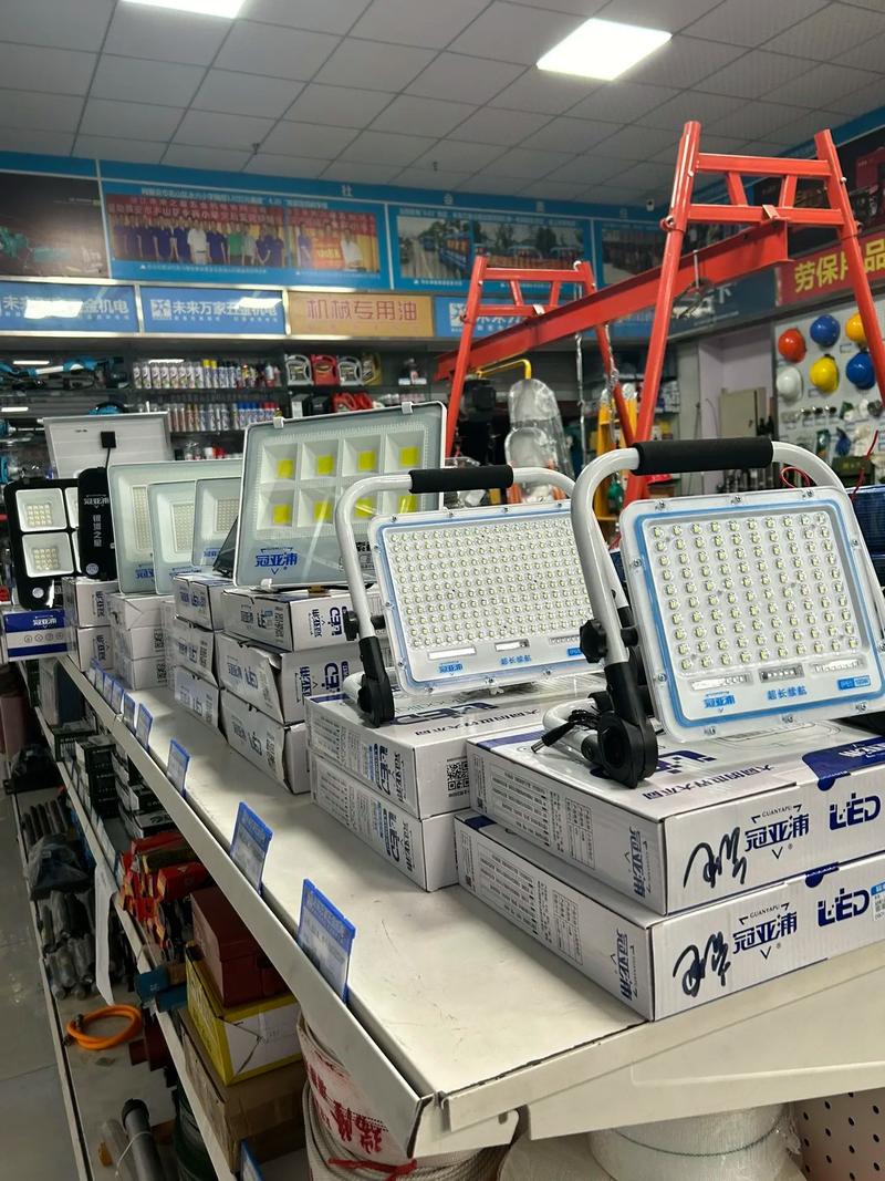 未來萬家五金機(jī)電巴中店 上新 冠亞浦工程照明物美價(jià)廉
