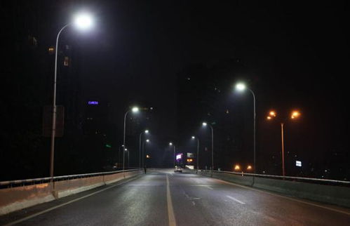 中國創(chuàng)造 三基色多色溫LED人工智能路燈亮相洪崖洞與湖廣會(huì)館照明工程